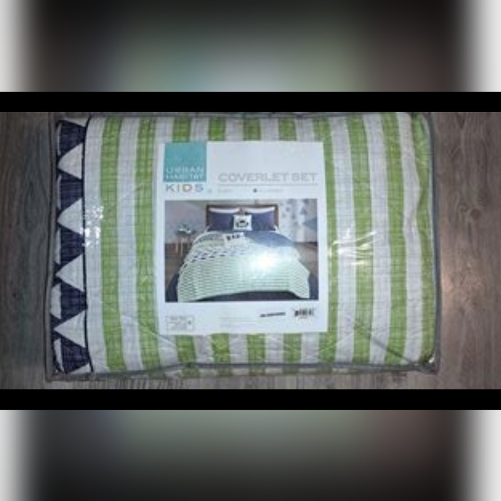 Full/Queen Jawsome Shark Quilt Set